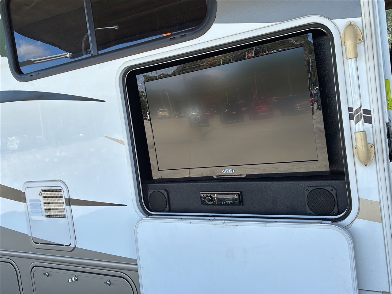 Used 2014 Ford E-450 and Econoline 450 Super Duty w/ Motorhome Prep Package image 10