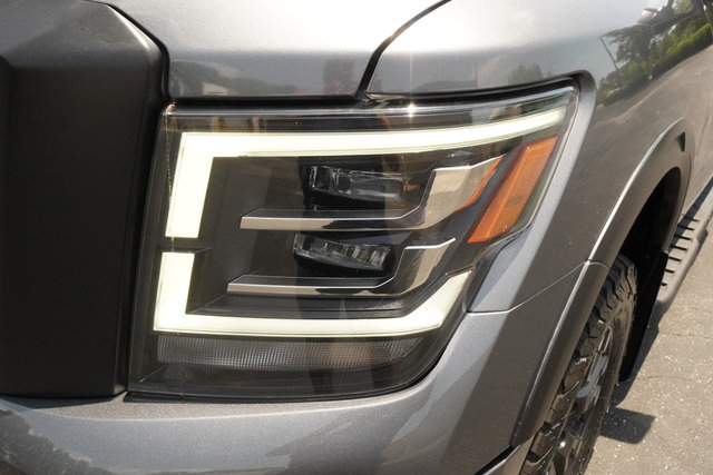 Used 2021 Nissan Titan PRO-4X w/ Pro-4x Convenience Package AWD/4WD image 35