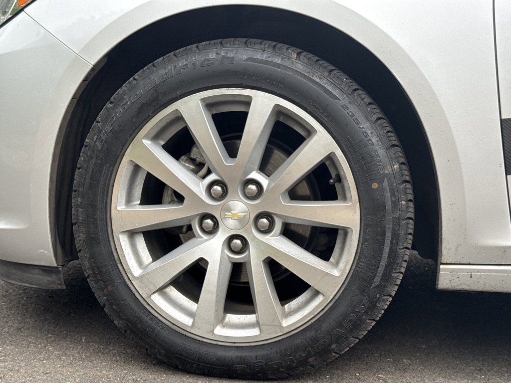 Used 2016 Chevrolet Malibu LTZ FWD image 29