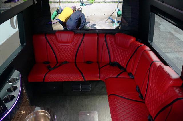 Used 2015 Mercedes-Benz Sprinter 2500 image 21