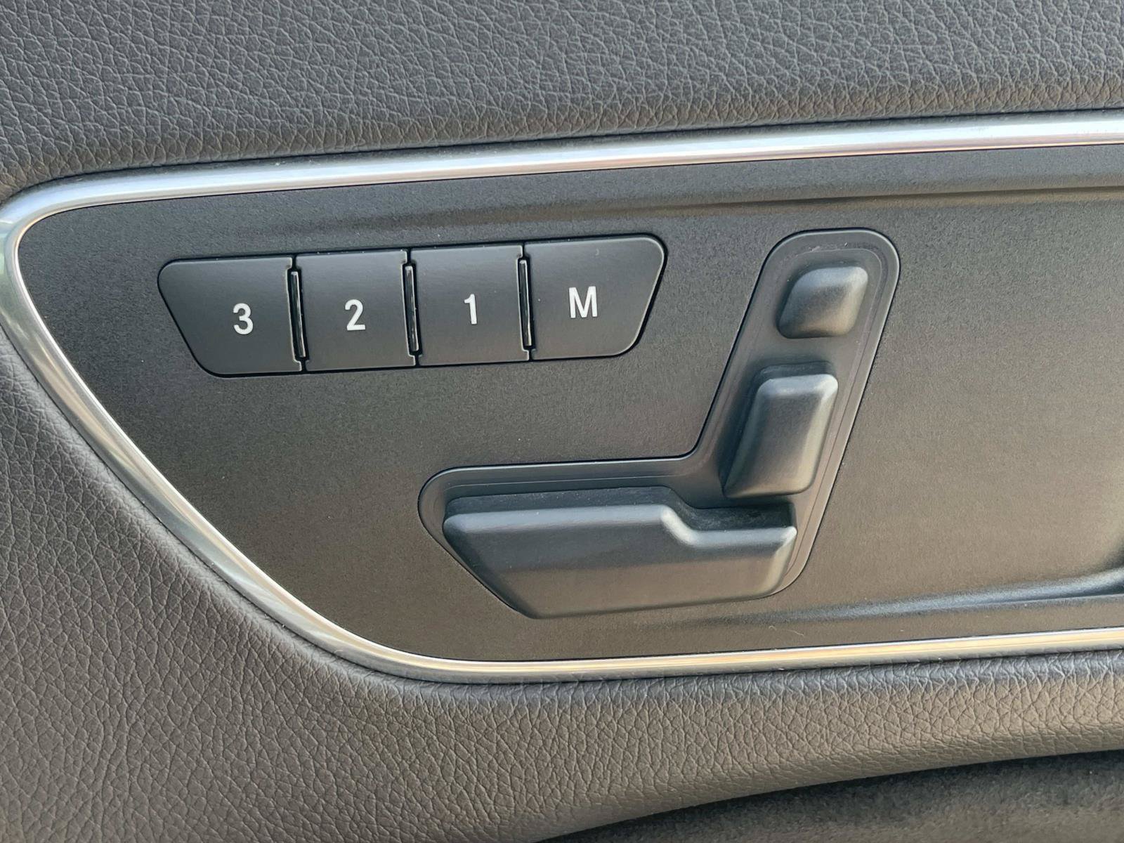 Used 2015 Mercedes-Benz CLA 45 AMG 4MATIC image 24