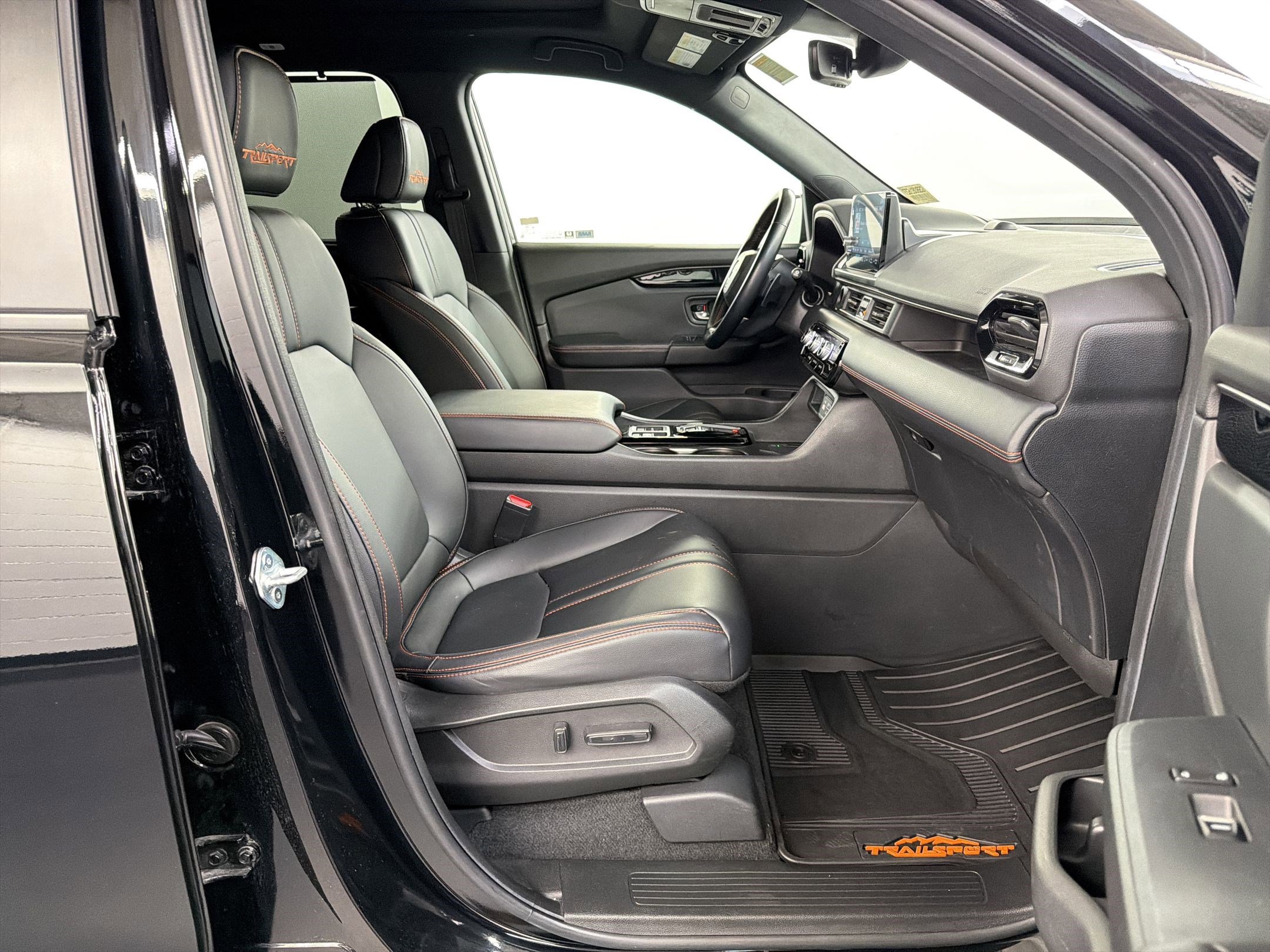 Certified 2025 Honda Pilot TrailSport image 29
