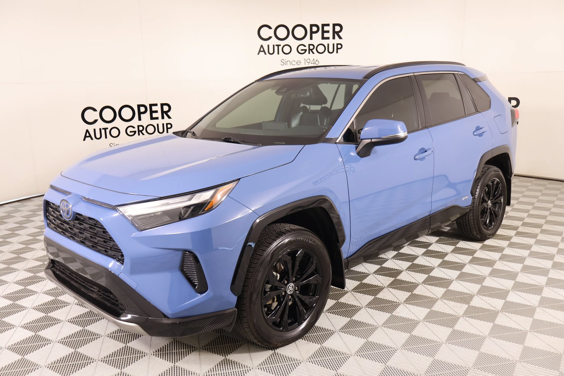 Used 2022 Toyota RAV4 SE AWD/4WD image 9