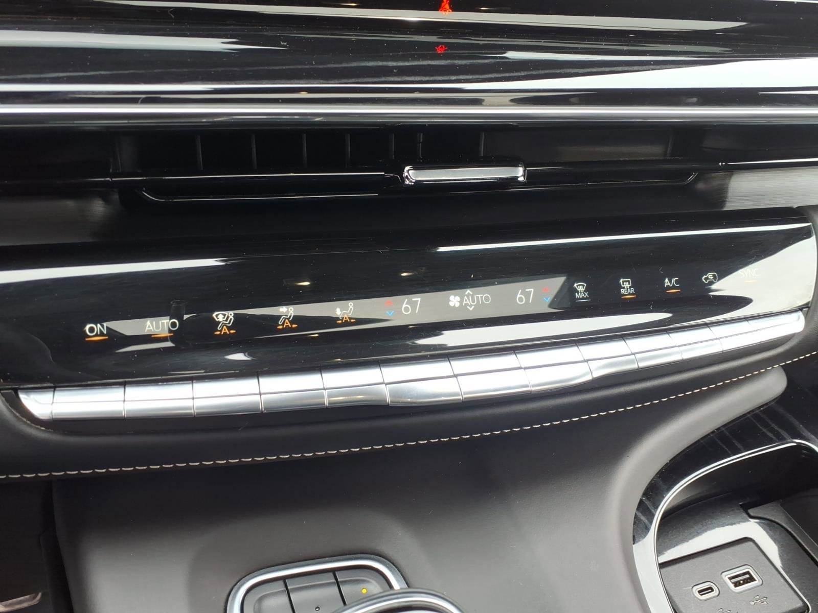 Certified 2023 Cadillac Escalade V w/ LPO, ONYX Package image 35