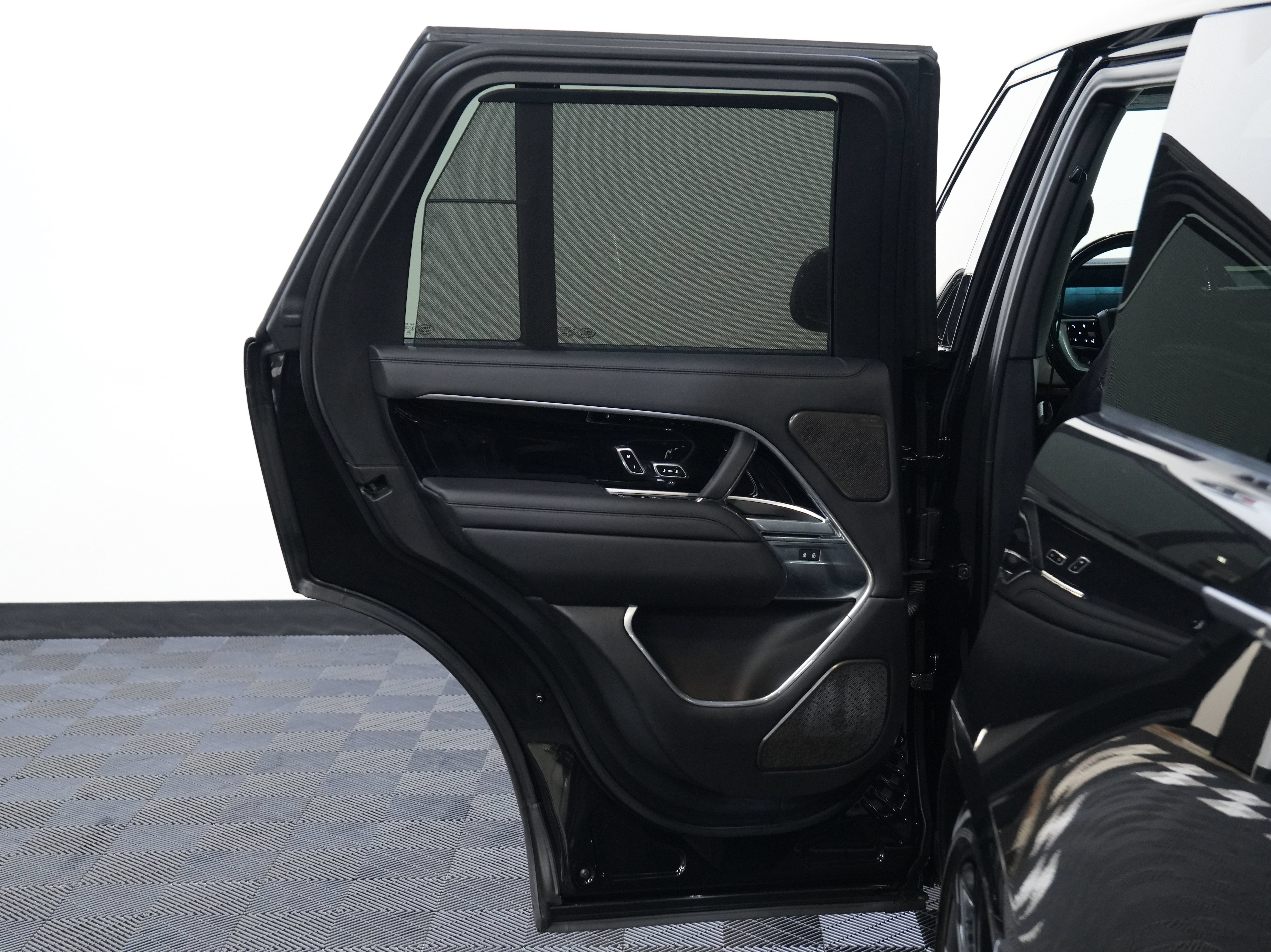 Used 2024 Land Rover Range Rover Autobiography AWD/4WD image 23