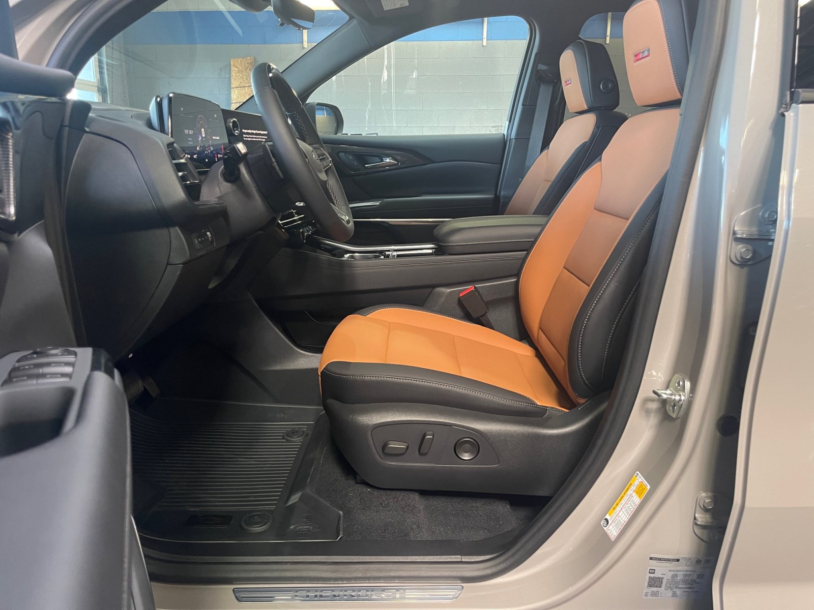 New 2027 Chevrolet Traverse Z71 w/ Enhanced Driving Package AWD/4WD image 21