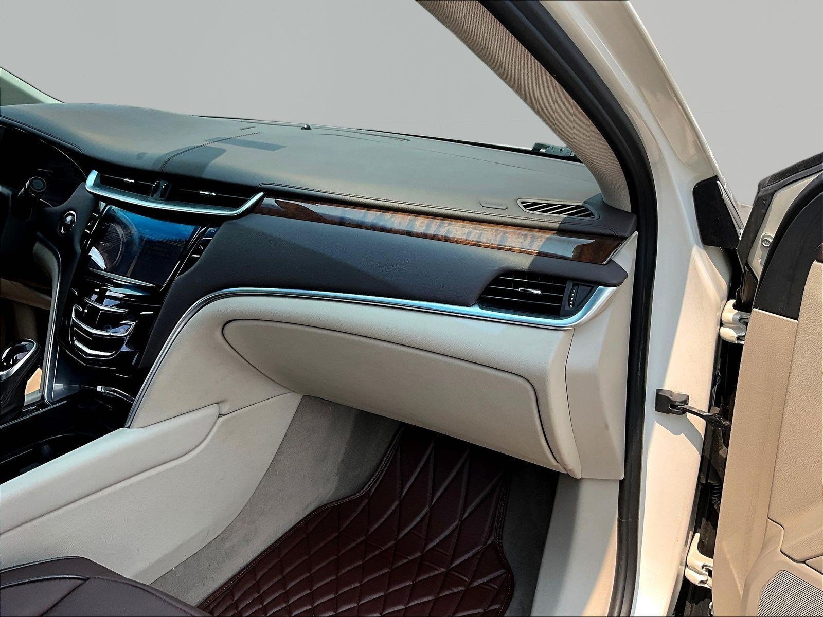 Used 2013 Cadillac XTS Luxury FWD image 26