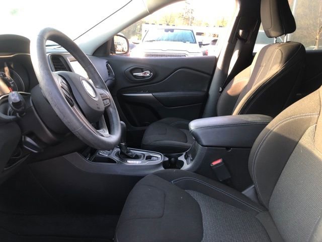 Used 2020 Jeep Cherokee Latitude image 11