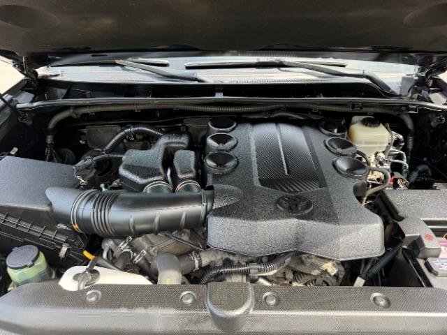 Used 2015 Toyota 4Runner Limited AWD/4WD image 10