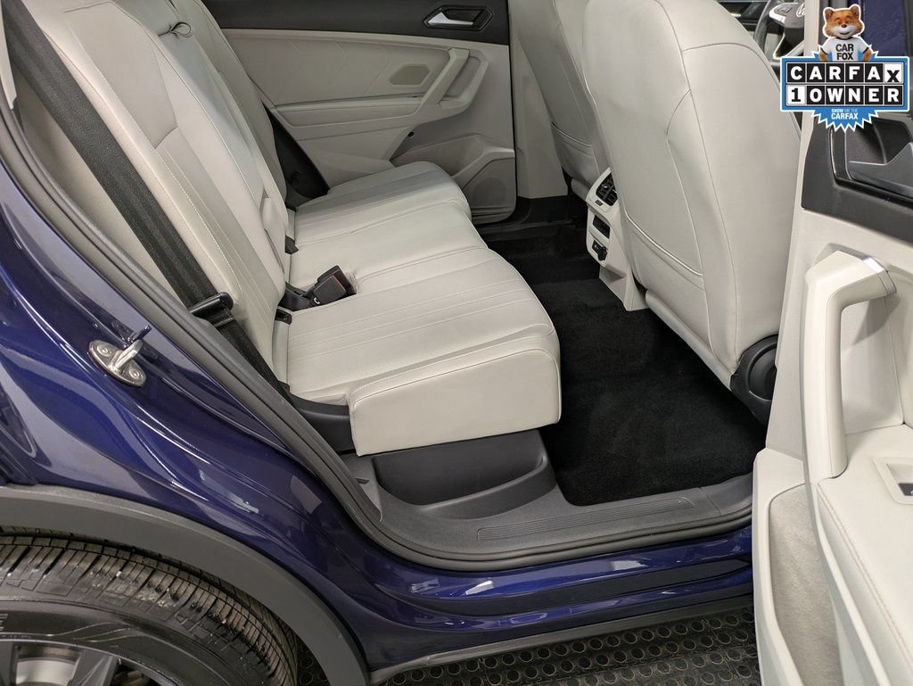Used 2022 Volkswagen Tiguan SE w/ Panoramic Sunroof Package AWD/4WD image 32