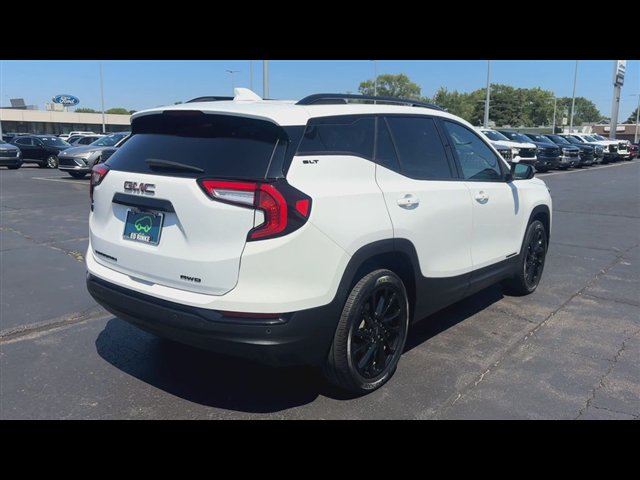 Certified 2023 GMC Terrain SLT w/ Infotainment Package II AWD/4WD image 8