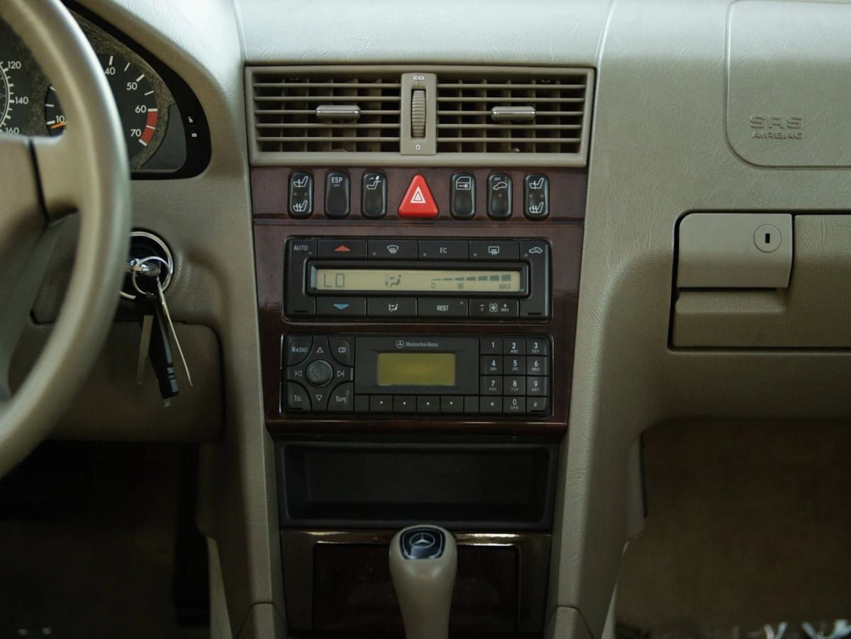 Used 1999 Mercedes-Benz C 280 Sedan image 31