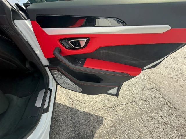 Used 2021 Lamborghini Urus AWD/4WD image 18