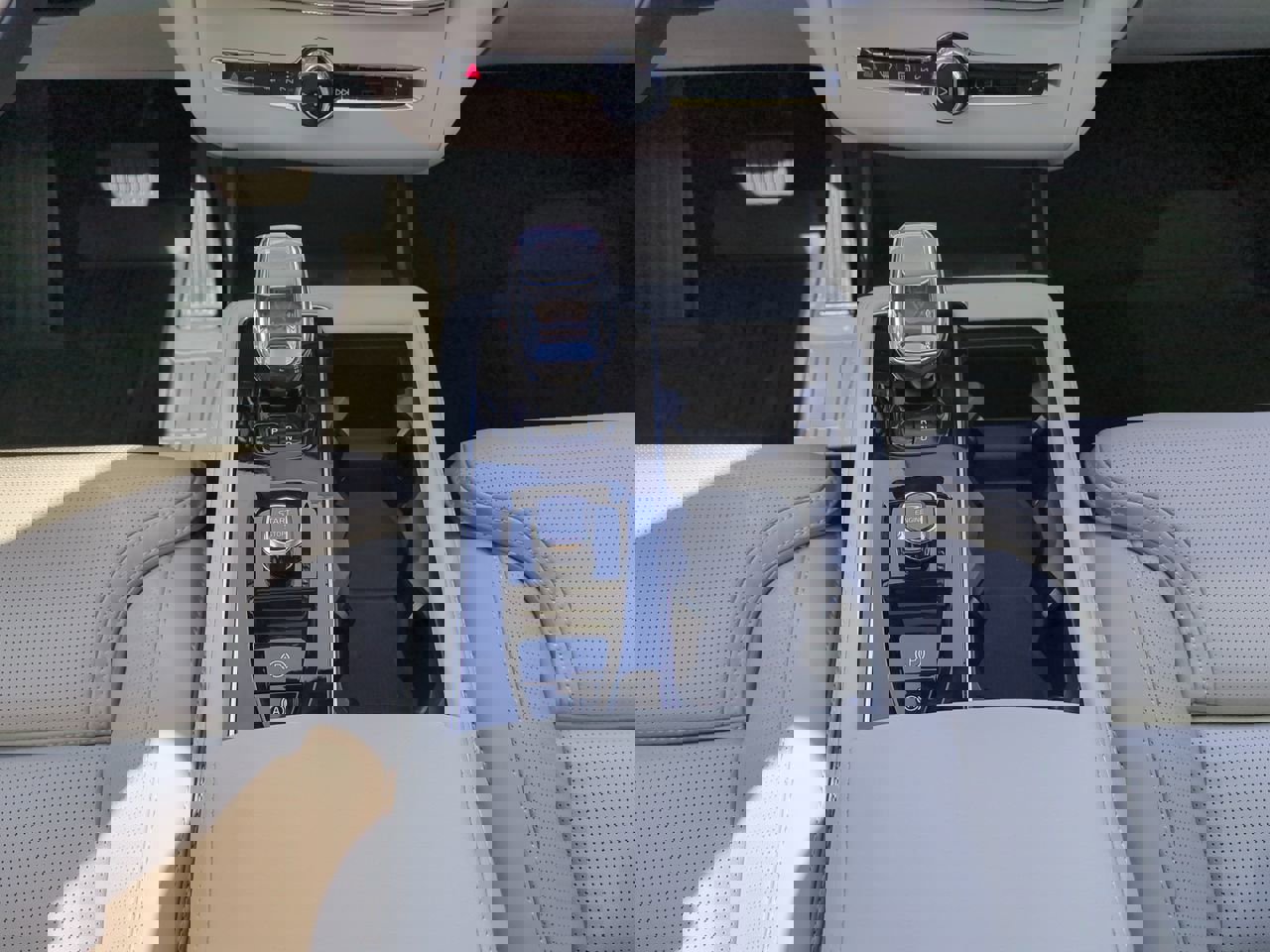 New 2026 Volvo XC90 T8 Ultra image 17