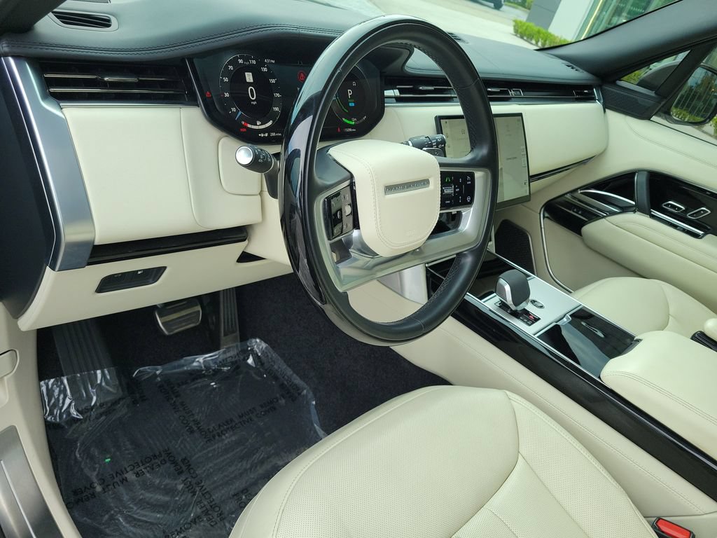 Certified 2025 Land Rover Range Rover Autobiography AWD/4WD image 25