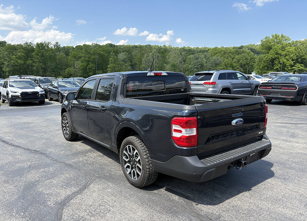 Used 2022 Ford Maverick Lariat w/ Lariat Luxury Package AWD/4WD image 2