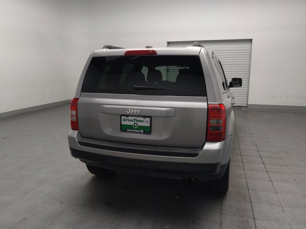 Used 2016 Jeep Patriot Latitude FWD image 7