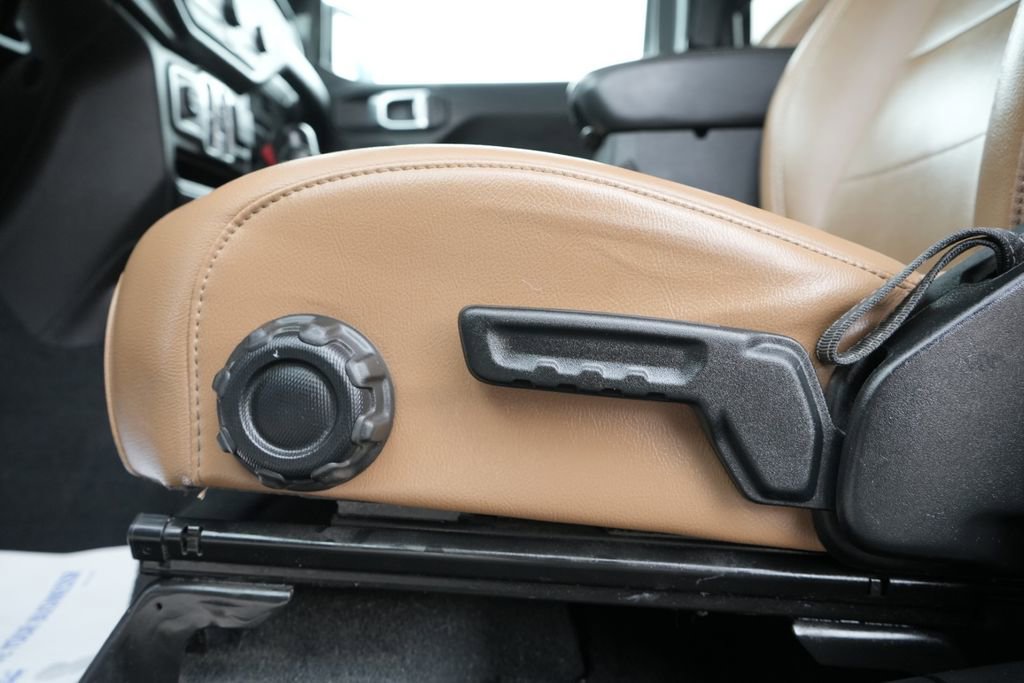 Used 2023 Jeep Wrangler Unlimited Sahara w/ Cold Weather Group image 21