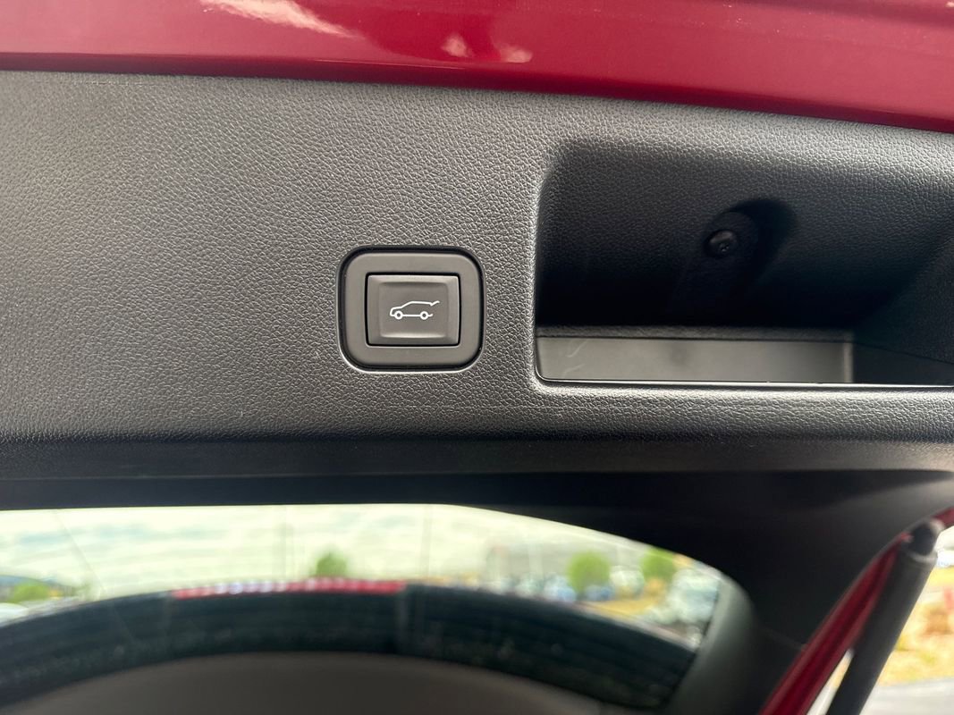 Used 2024 Chevrolet Equinox EV RS w/ Active Safety Package 3 FWD image 44