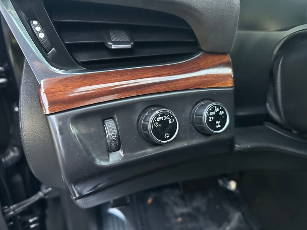 Used 2015 Cadillac Escalade ESV Luxury AWD/4WD image 20
