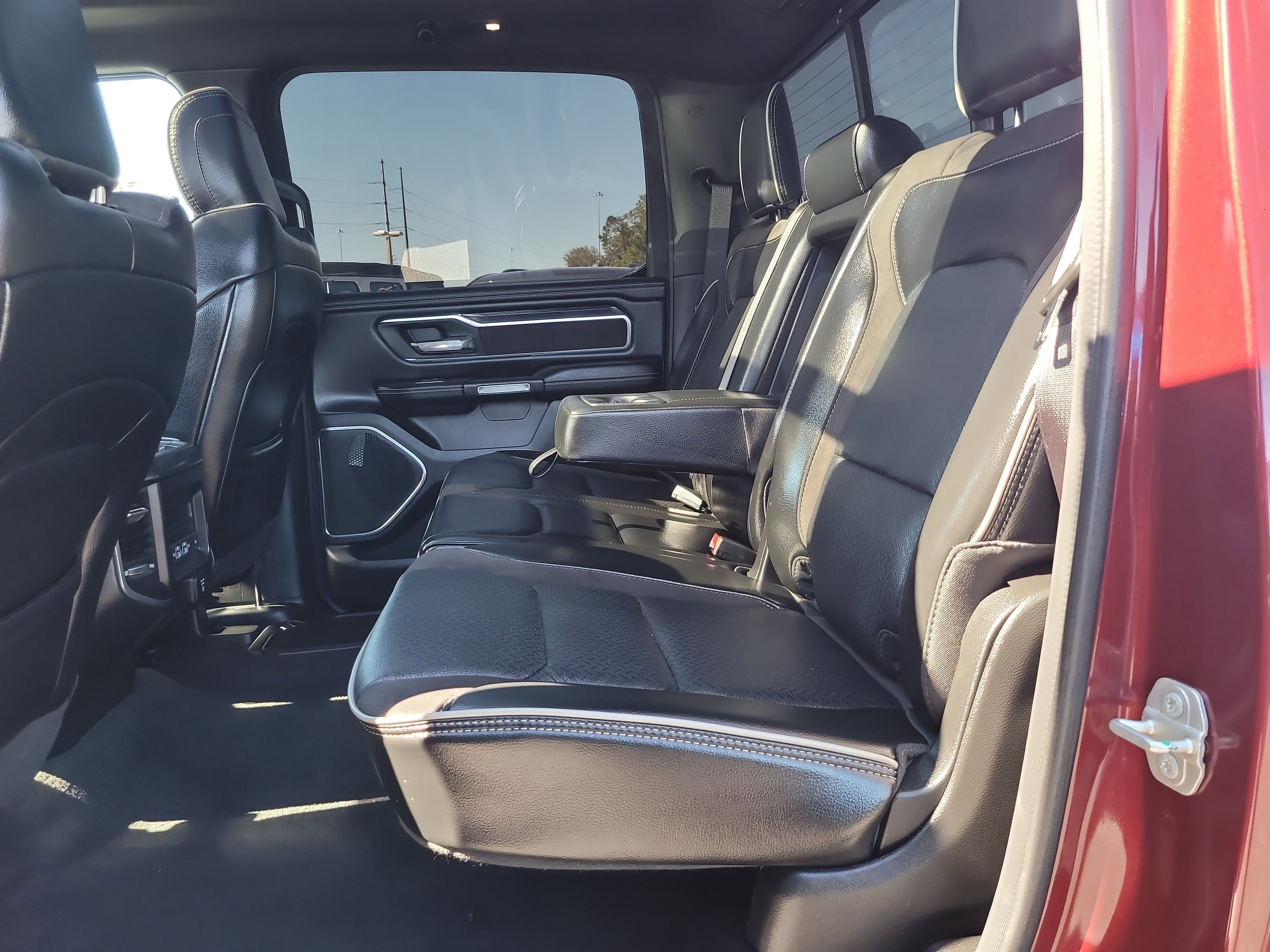 Used 2024 RAM 1500 Laramie image 12