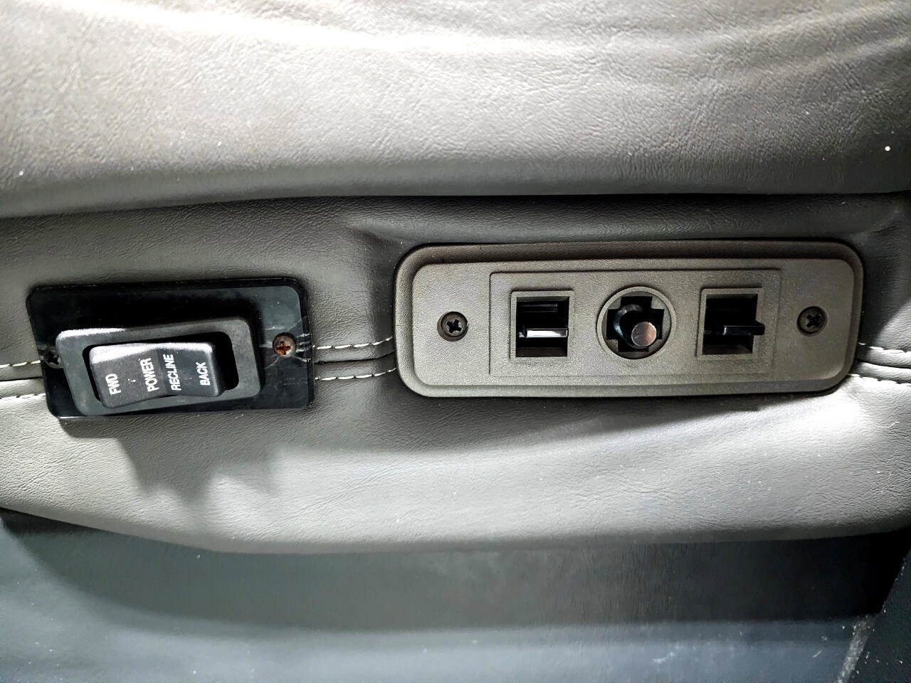 Used 2018 Mercedes-Benz Metris Passenger image 17