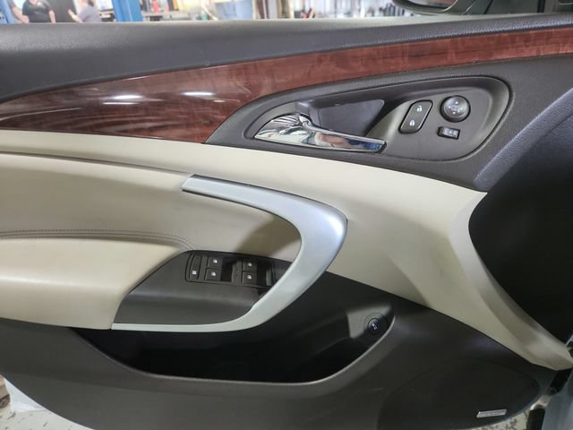 Used 2017 Buick Regal Premium w/ Driver Confidence Package #1 FWD image 20