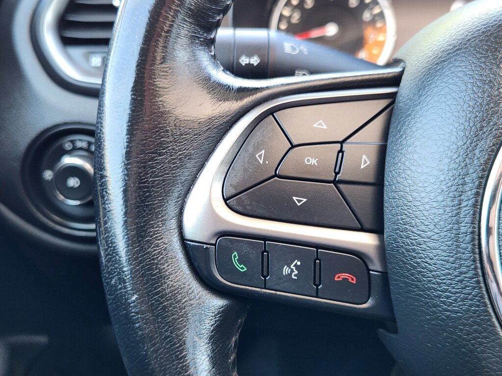 Used 2018 Jeep Renegade Limited w/ UConnect 8.4 Nav Group FWD image 20