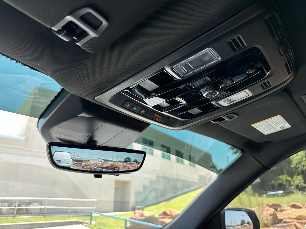 Used 2025 Cadillac Escalade Sport RWD image 50