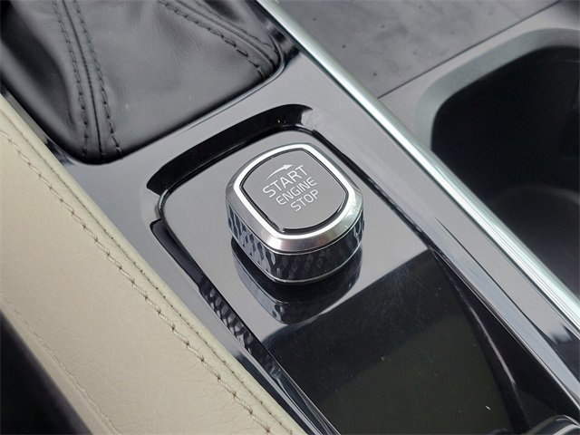 Used 2022 Volvo XC90 T5 Momentum w/ Climate Package image 27