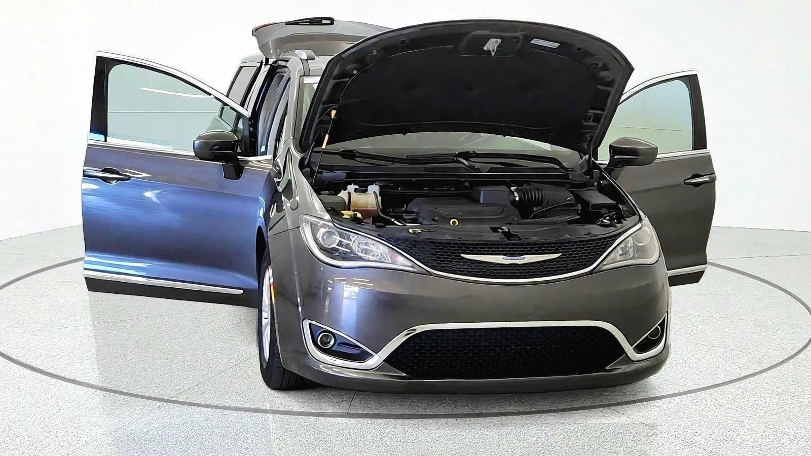 Used 2019 Chrysler Pacifica Touring-L FWD image 12
