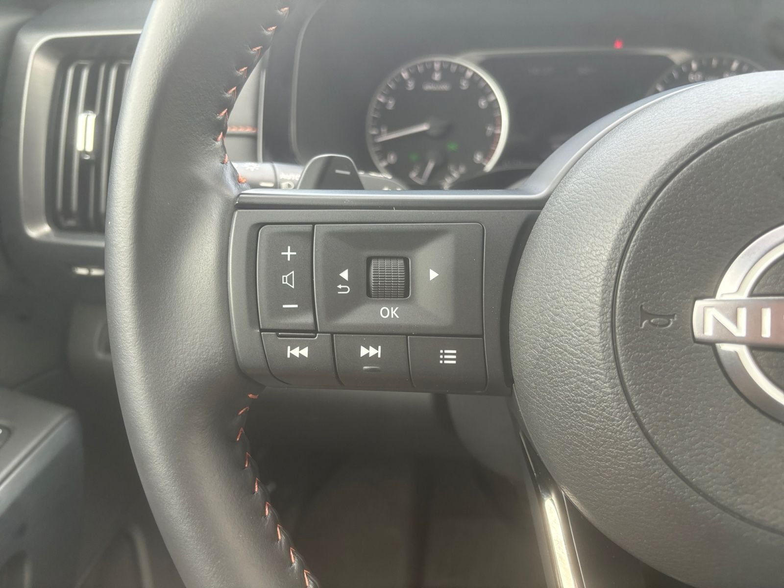 Used 2025 Nissan Pathfinder Rock Creek AWD/4WD image 22