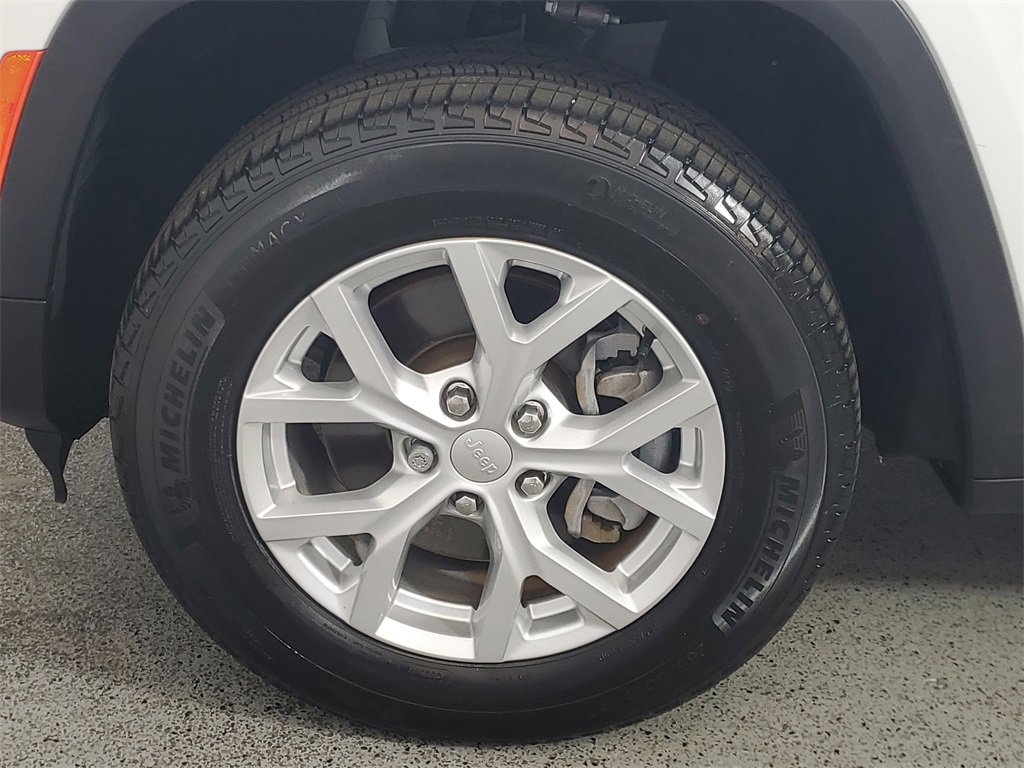 Used 2023 Jeep Grand Cherokee L Limited w/ Luxury Tech Group II image 10