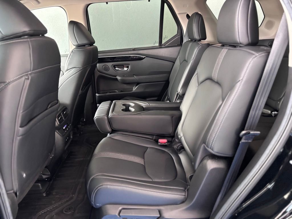 Used 2025 Honda Pilot Touring image 15