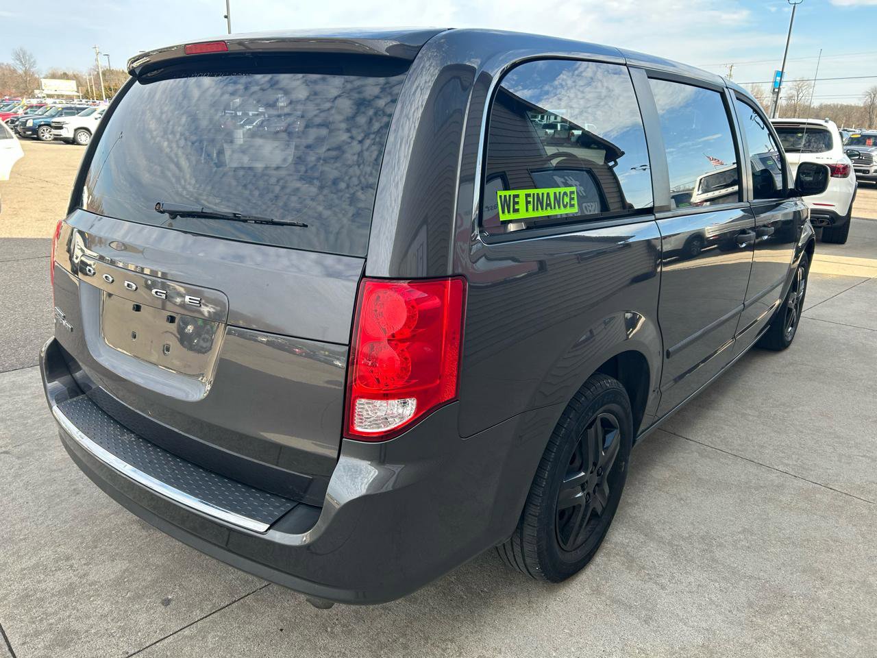 Used 2016 Dodge Grand Caravan SE image 5