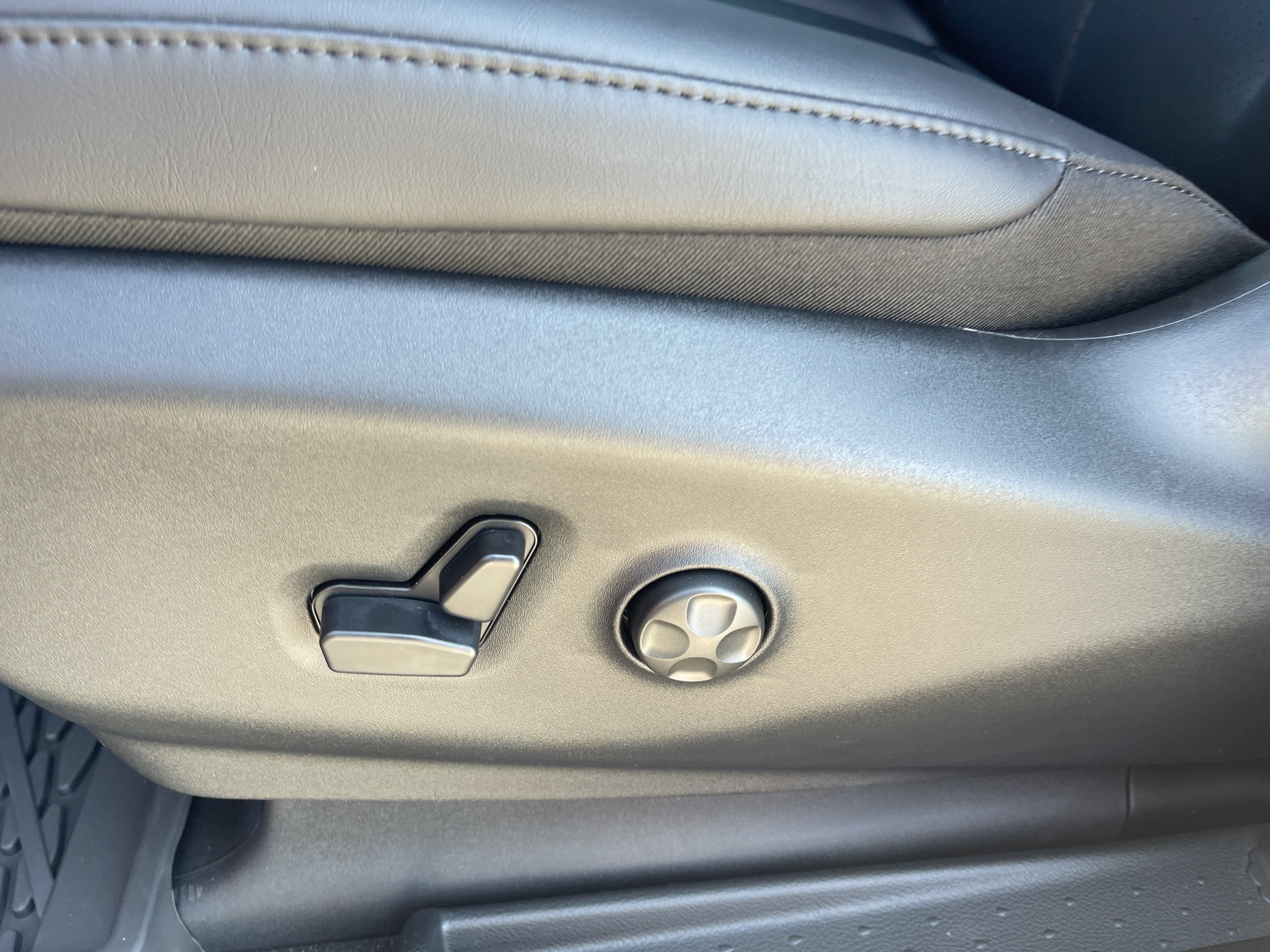 New 2026 Chrysler Voyager LX FWD image 38
