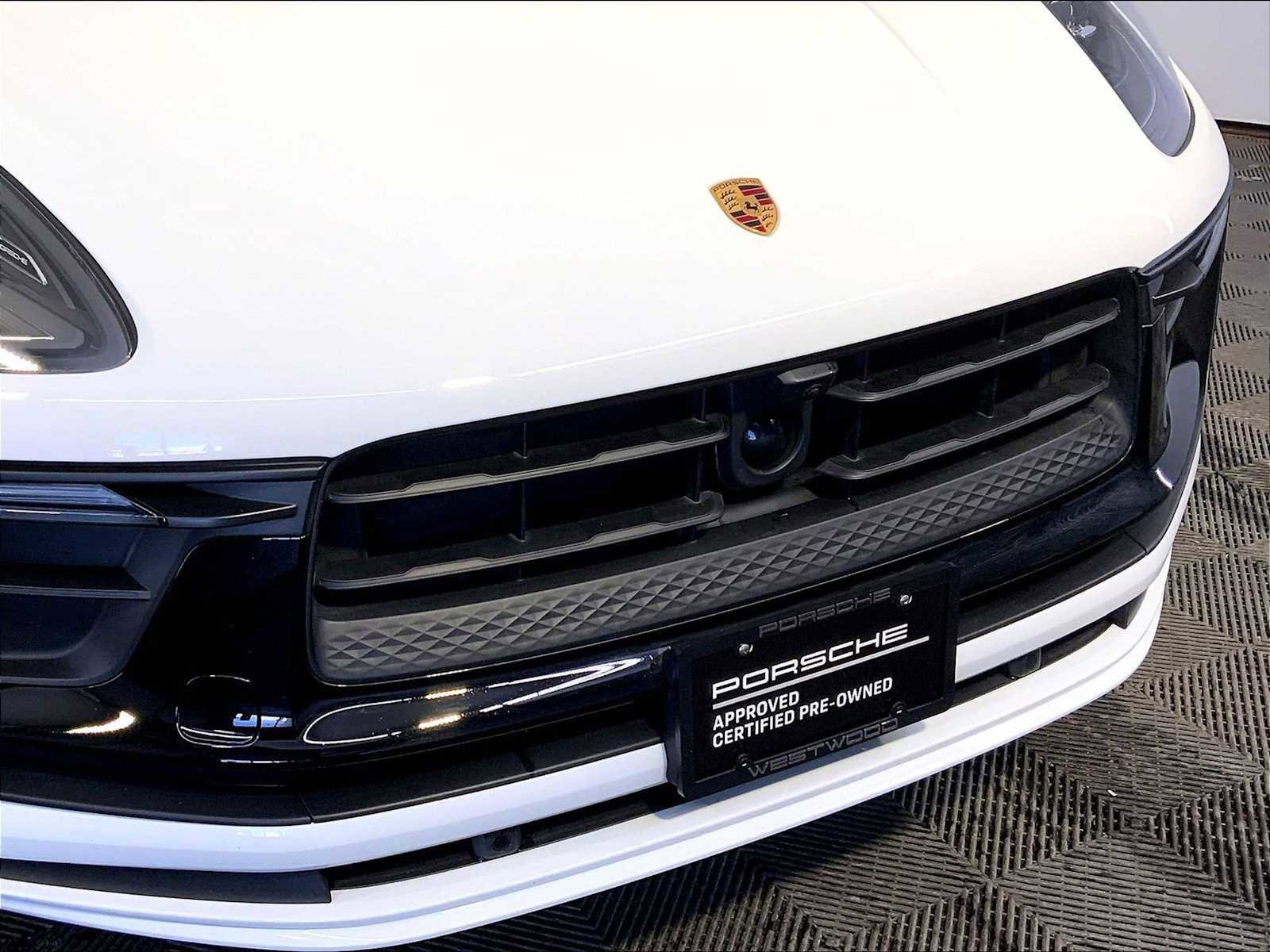 Certified 2023 Porsche Macan Turbo image 34