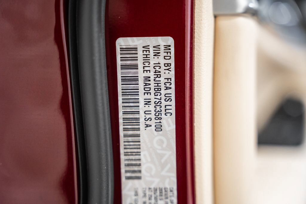 New 2025 Jeep Grand Cherokee Limited w/ Luxury Tech Group II image 41