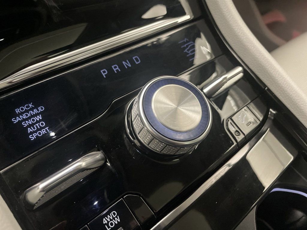 Used 2023 Jeep Grand Cherokee Overland w/ Advanced Protech Group III image 10