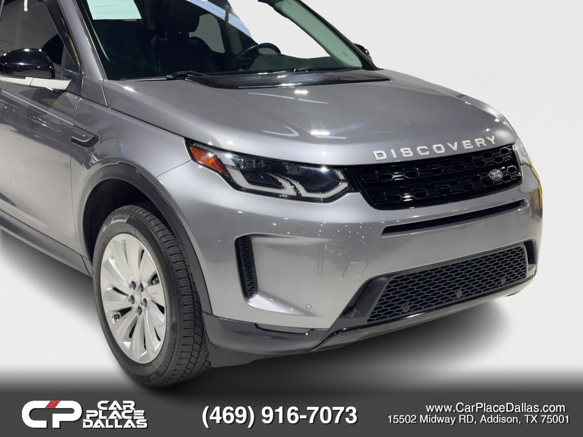 Used 2020 Land Rover Discovery Sport SE image 3