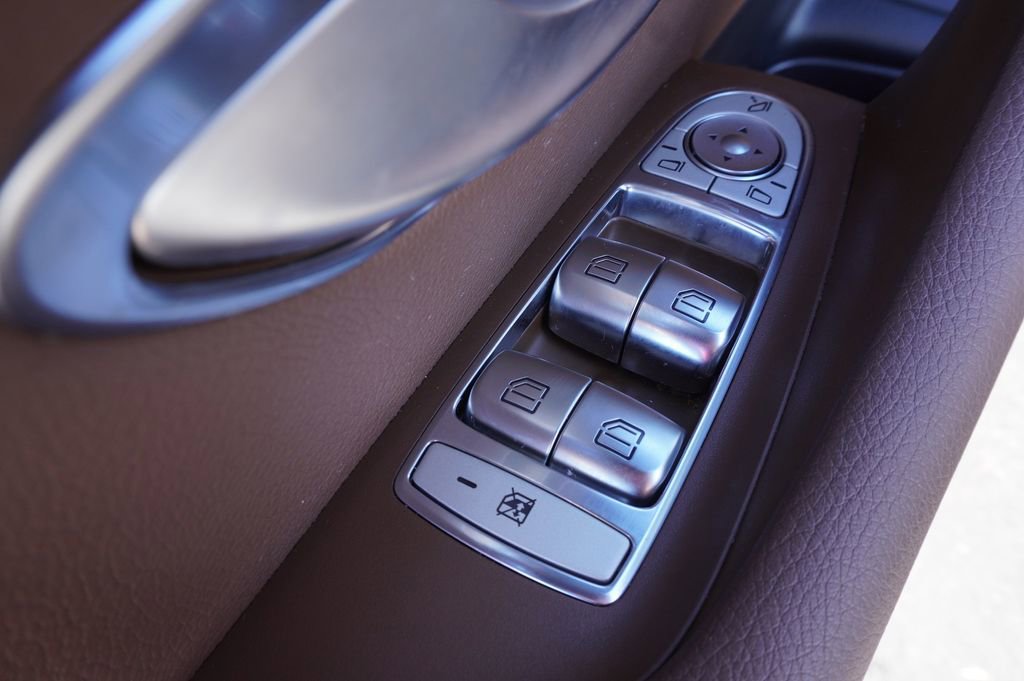 Used 2019 Mercedes-Benz E 300 E 300 image 16