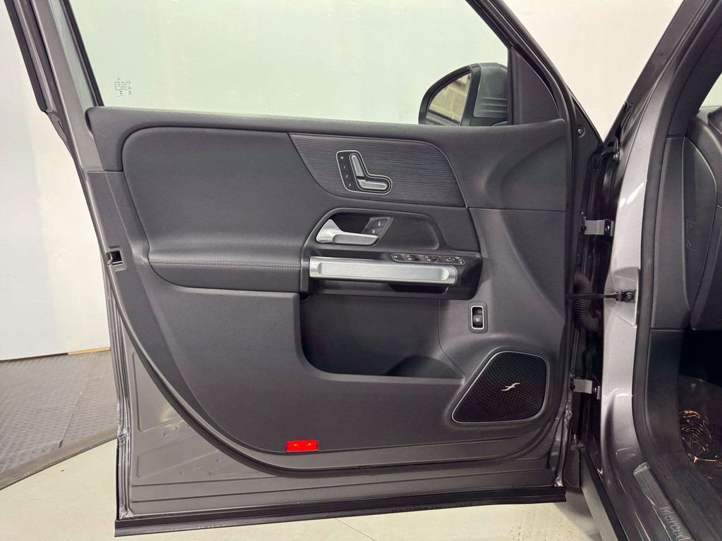 Certified 2023 Mercedes-Benz EQB 300 4MATIC w/ Pinnacle Package image 5