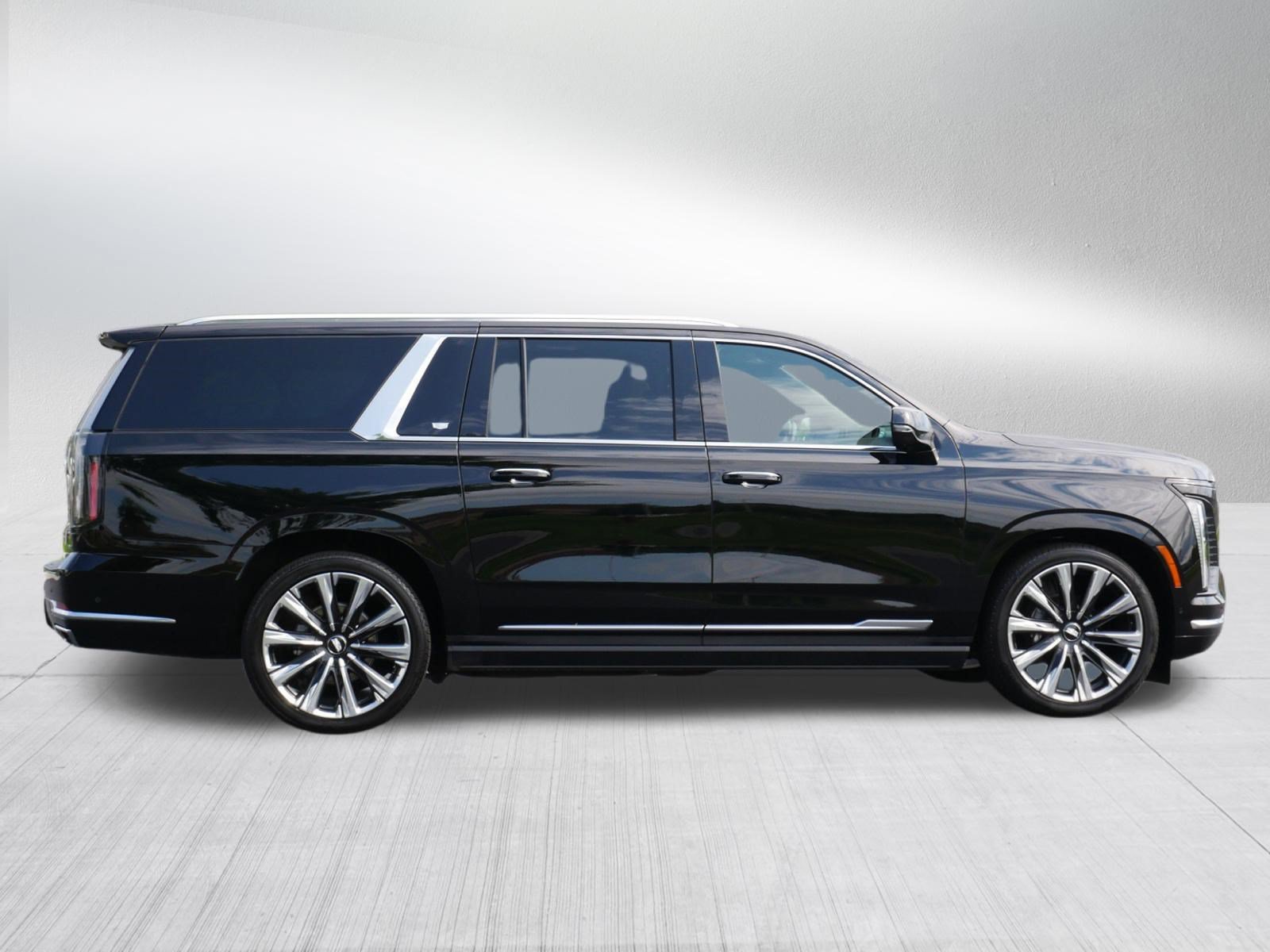 Used 2026 Cadillac Escalade ESV Luxury w/ Touring Package AWD/4WD image 7