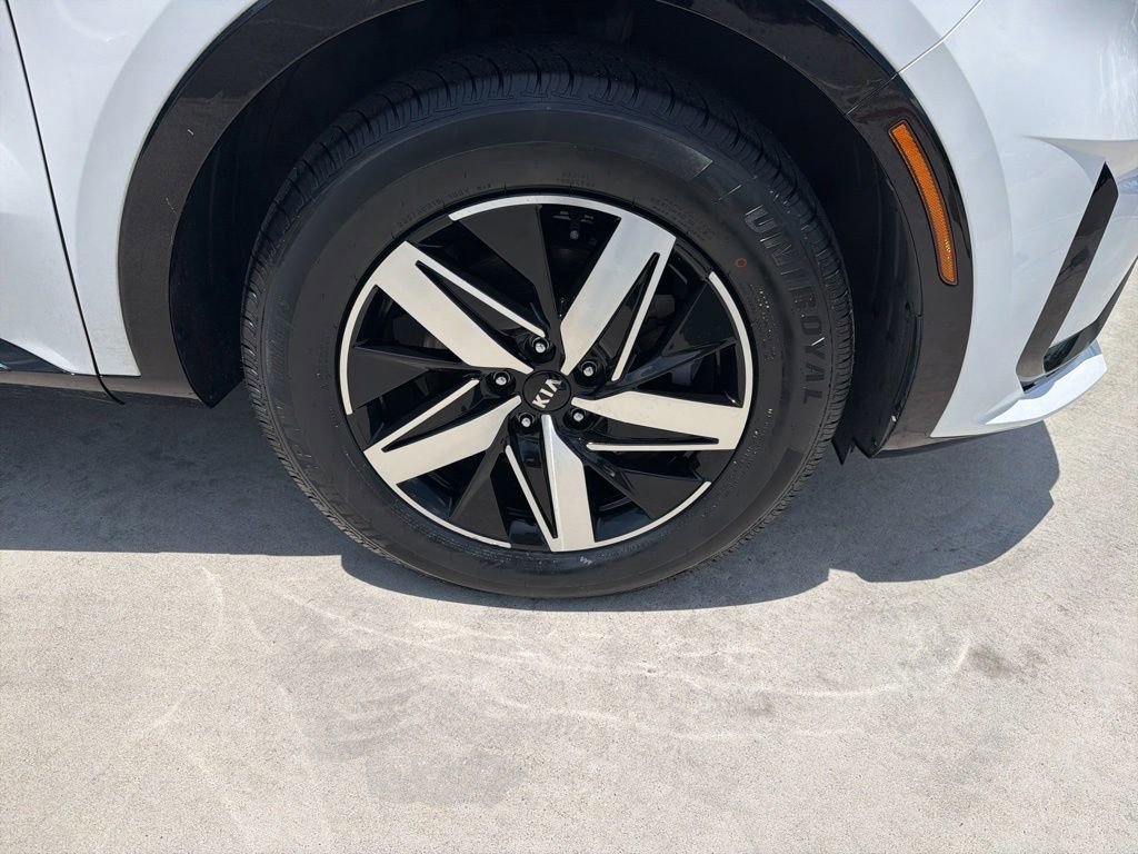 Used 2021 Kia Sorento S FWD image 12
