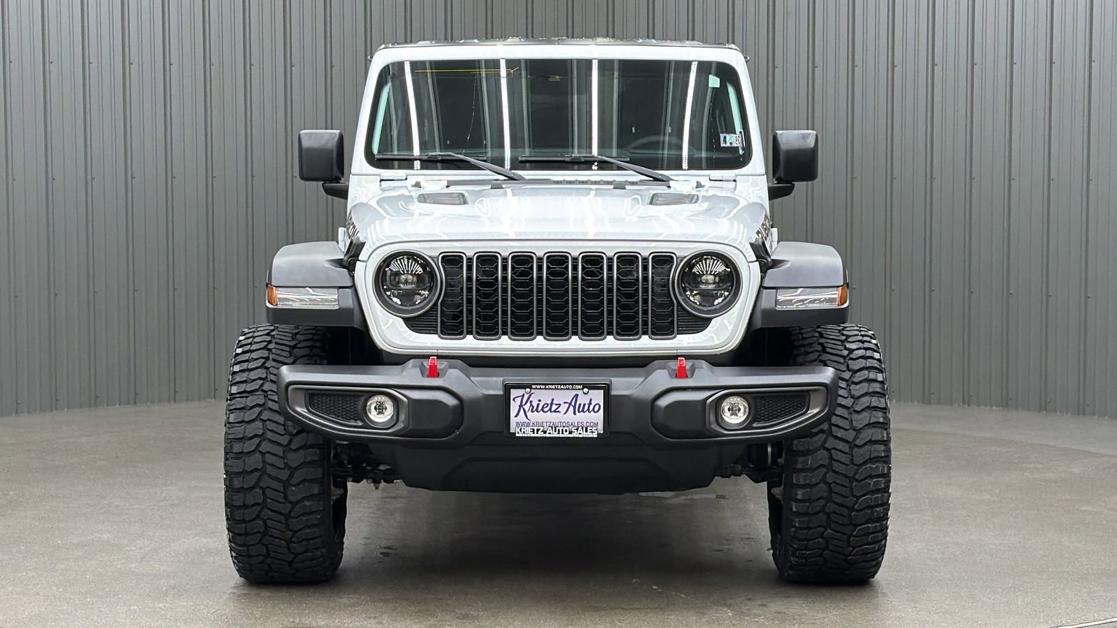 Used 2025 Jeep Wrangler Rubicon w/ Convenience Group image 8