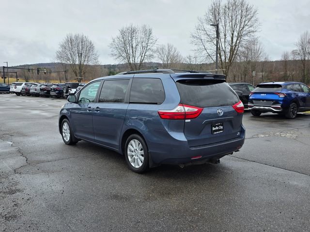 Used 2017 Toyota Sienna LE image 6