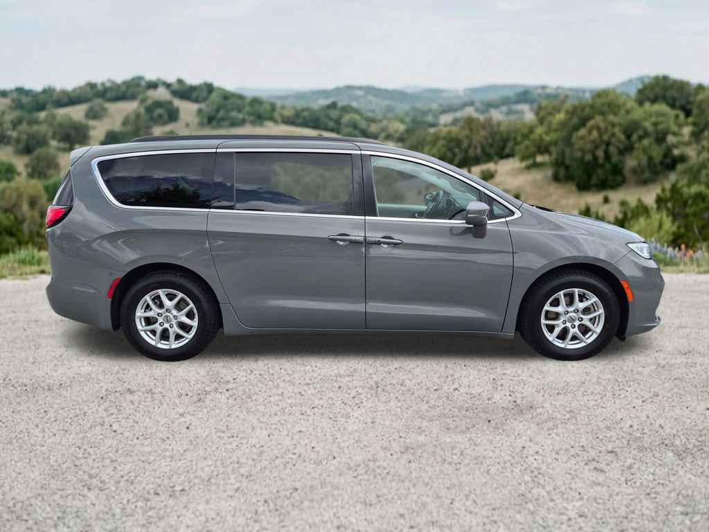 Used 2022 Chrysler Pacifica Touring-L FWD image 12