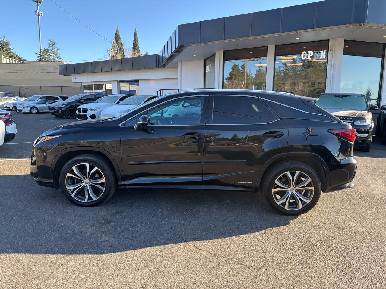 Used 2017 Lexus RX 450h AWD image 2