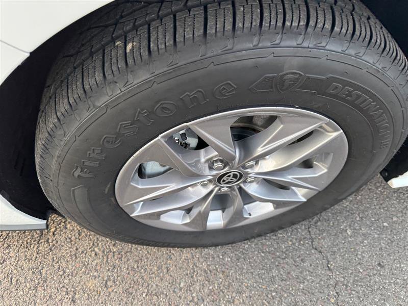 Used 2024 Toyota Sienna XLE image 29