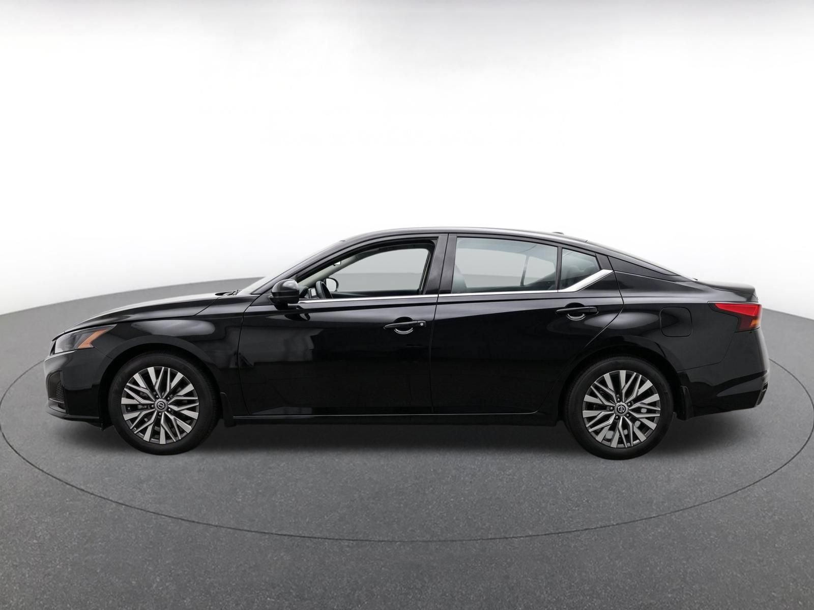 Used 2026 Nissan Altima 2.5 SV FWD image 4